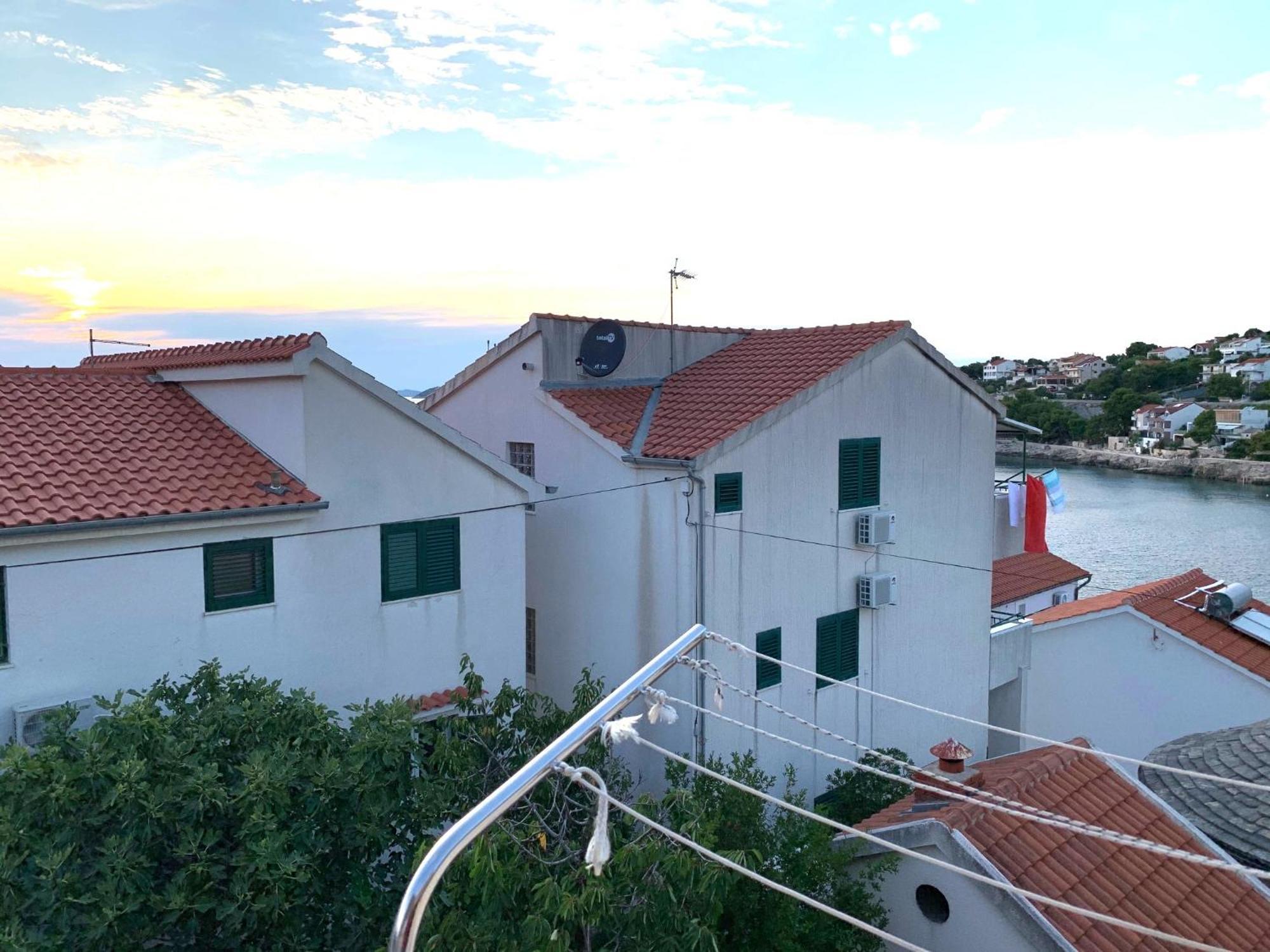 Apartments Bilo - Jela & Ivan Dolac Bagian luar foto