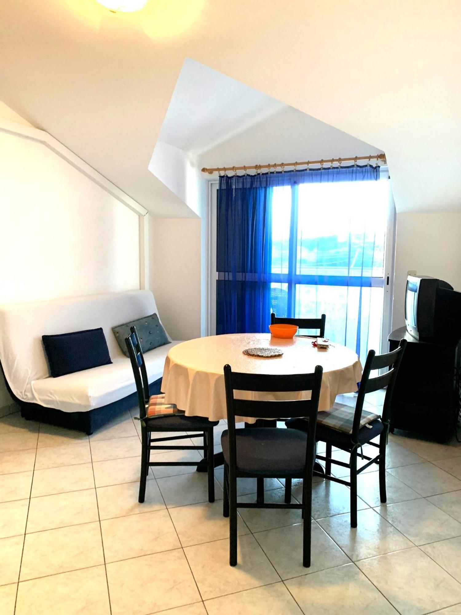 Apartments Bilo - Jela & Ivan Dolac Bagian luar foto